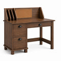 Escritorio de madera con cajones y tablero de corcho